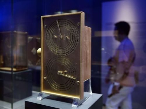 Antikythera Mechanism – National Museum of Archaeology in Athens
