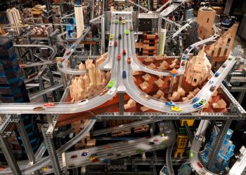 Chris Burden’s kinetic sculpture Metropolis II