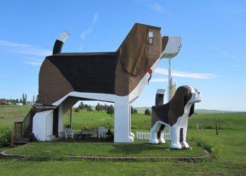 Dog Bark Park Inn is a two-bedroom Bed & Breakfast