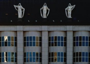 Faceless Corporate Goddesses in San Francisco