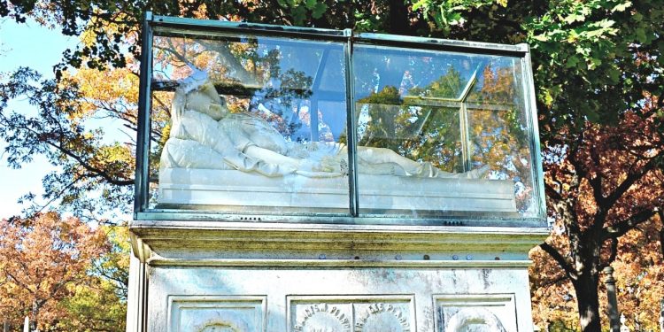 Grave of Frances Pearce Stone, Victorian Cemetery