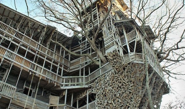 Minister’s Treehouse in Crossville, Tennessee