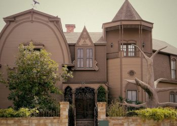 Replica of the Munster Family Home – Charles and Sandra McKee of Waxahachie, Texas